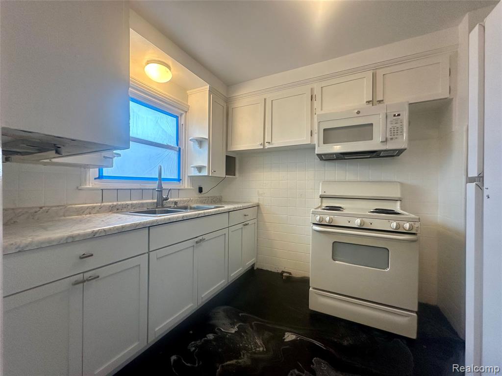 11566 Sanford Street, Detroit, MI 48205 — Photo 10