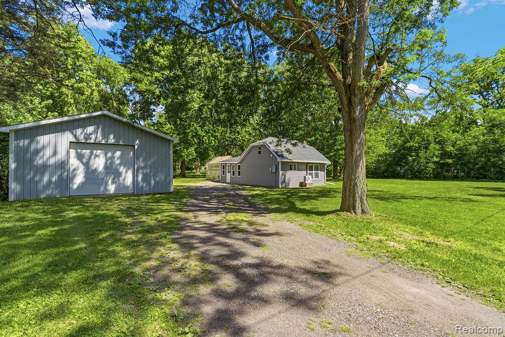 6256 Turner Road, Flushing, MI 48433 — Photo 2
