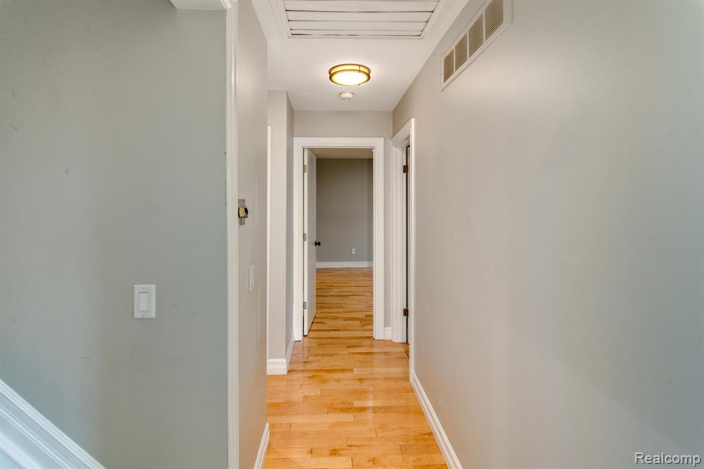 6598 MAPLE LAKES Drive, West Bloomfield, MI — Photo 12