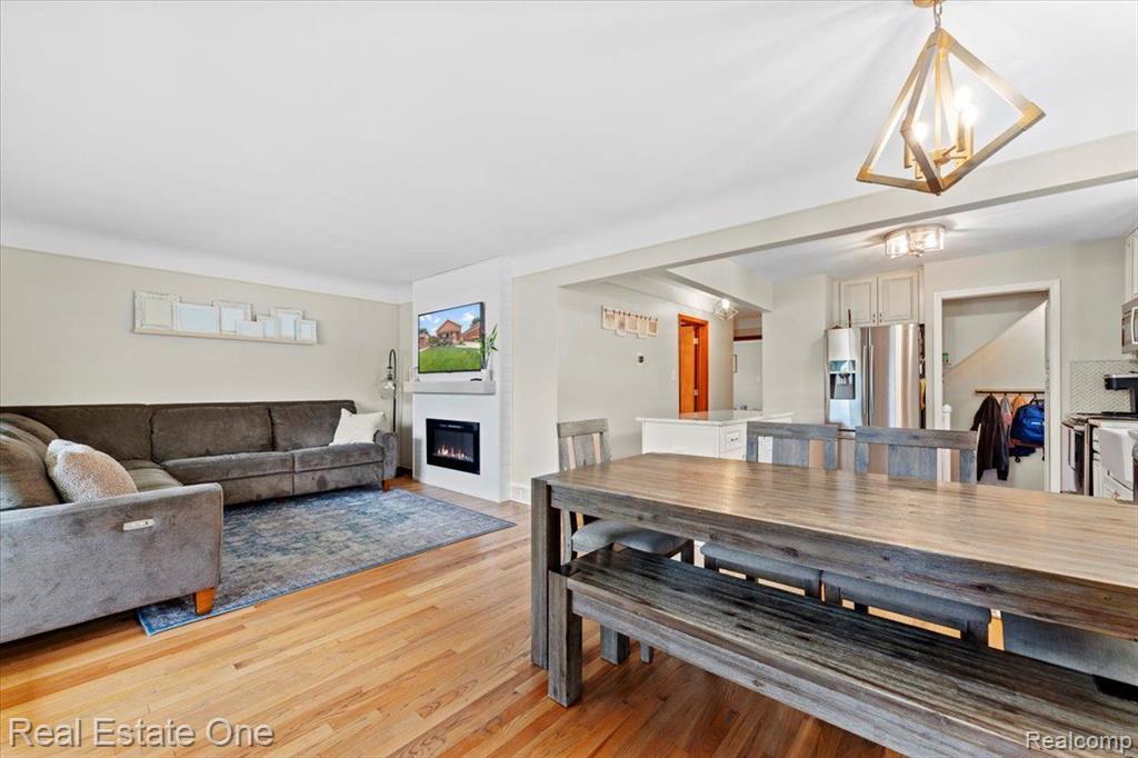 9671 STERLING Avenue, Allen Park, MI 48101 — Photo 4