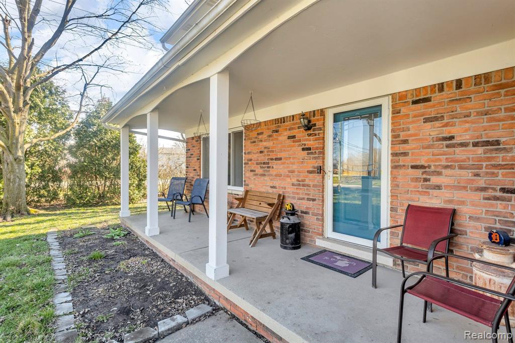 54050 ATHERTON Street, New Baltimore, MI 48047 — Photo 2