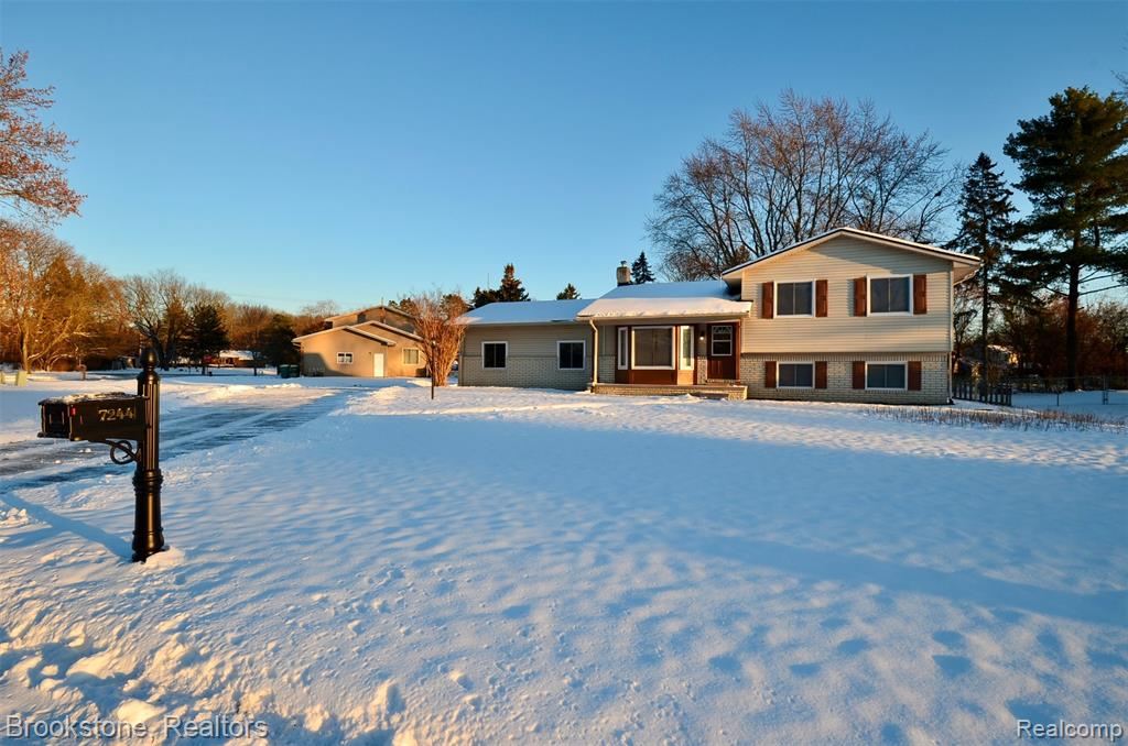 7244 Chapel View Drive, Clarkston, MI — Photo 2