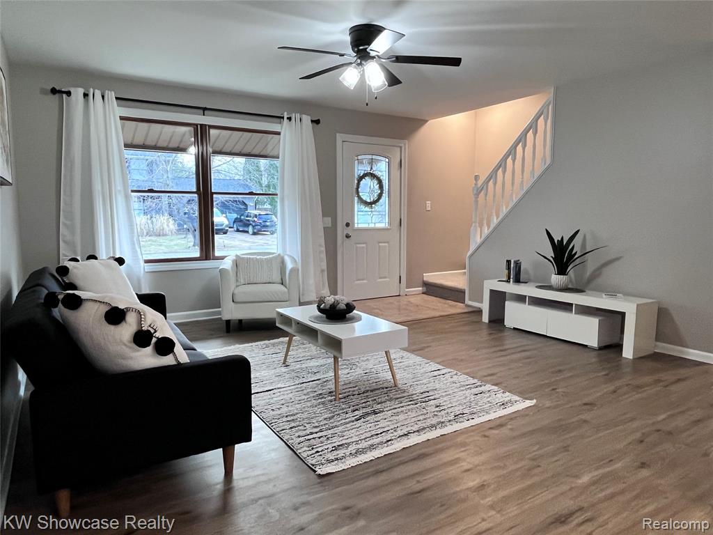 2034 E Nalone, Wixom, MI 48393 — Photo 7