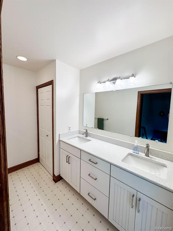 611 Vista Del Sol, Lapeer, MI 48446 — Photo 22