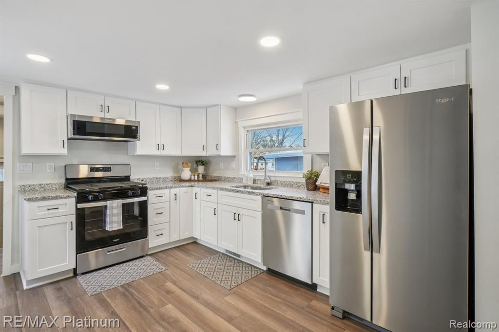 635 E Unadilla Street E, Pinckney, MI 48169 — Photo 8