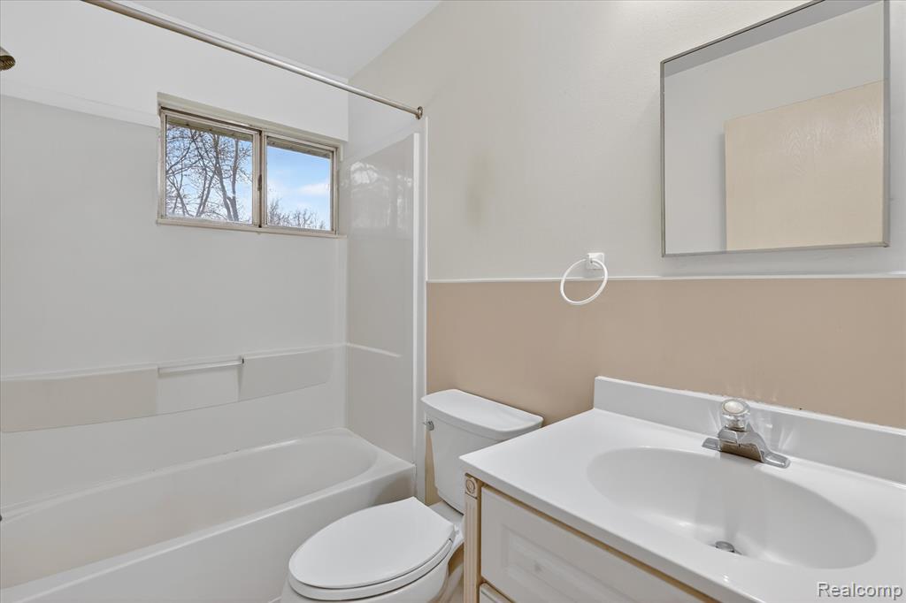 4739 Joan Lane, Pinckney, MI 48169 — Photo 19