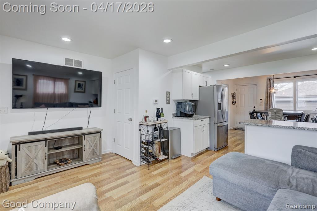 23067 Hazelwood Avenue, Hazel Park, MI 48030 — Photo 4