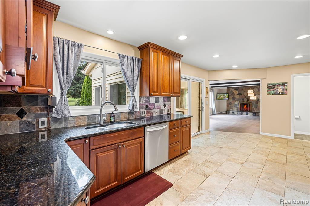 41846 Sutters Lane, Northville, MI 48168 — Photo 14