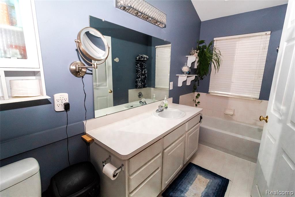 8314 Mill Pointe Court, Goodrich Vlg, MI — Photo 26