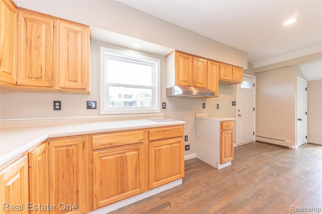 912 N Wixom Road, Wixom, MI 48393 — Photo 15