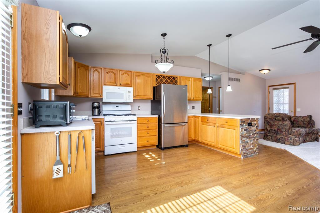 11270 Linda Kay, Goodrich Vlg, MI — Photo 14