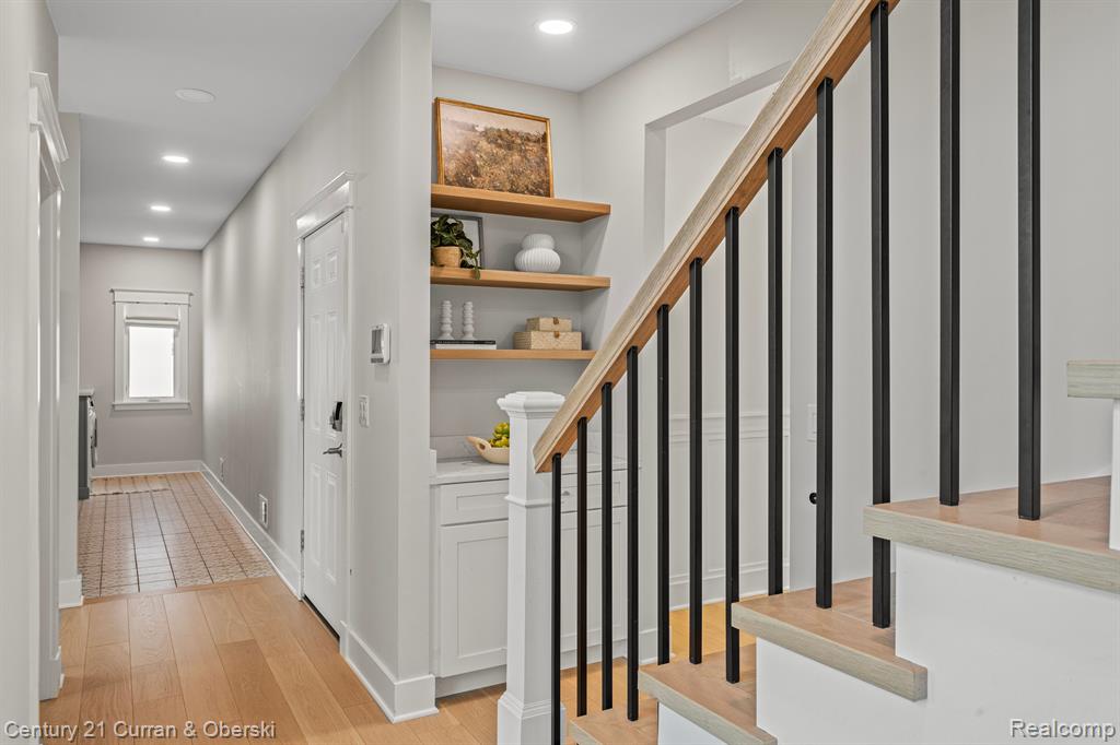 7064 CEDARBANK Drive, West Bloomfield, MI 48324 — Photo 17