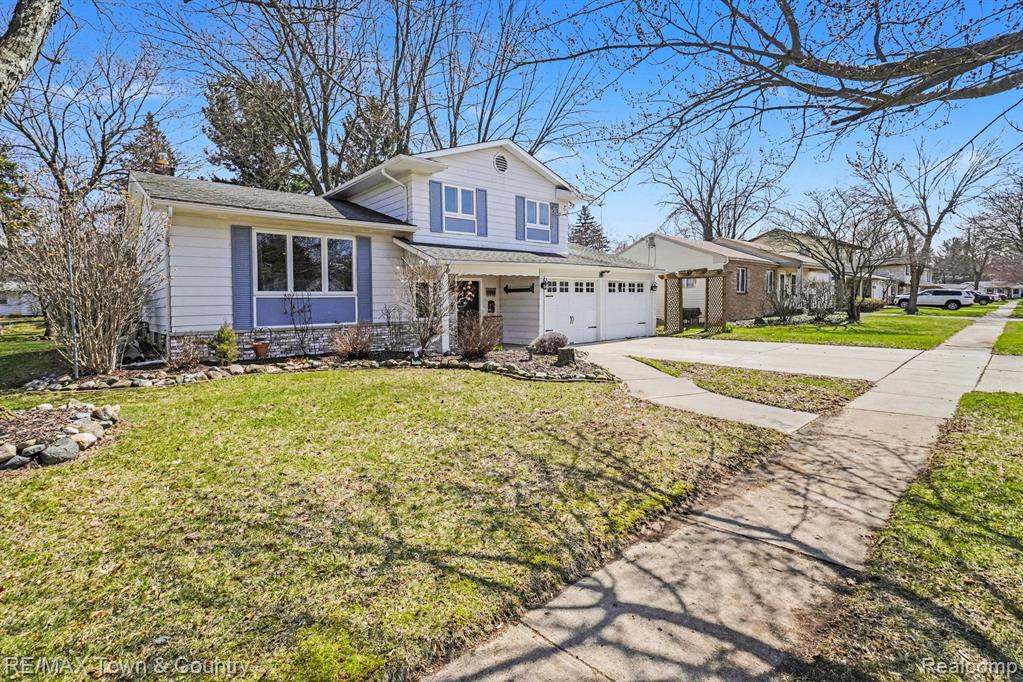 527 Spring Lane, Flushing, MI 48433 — Photo 2