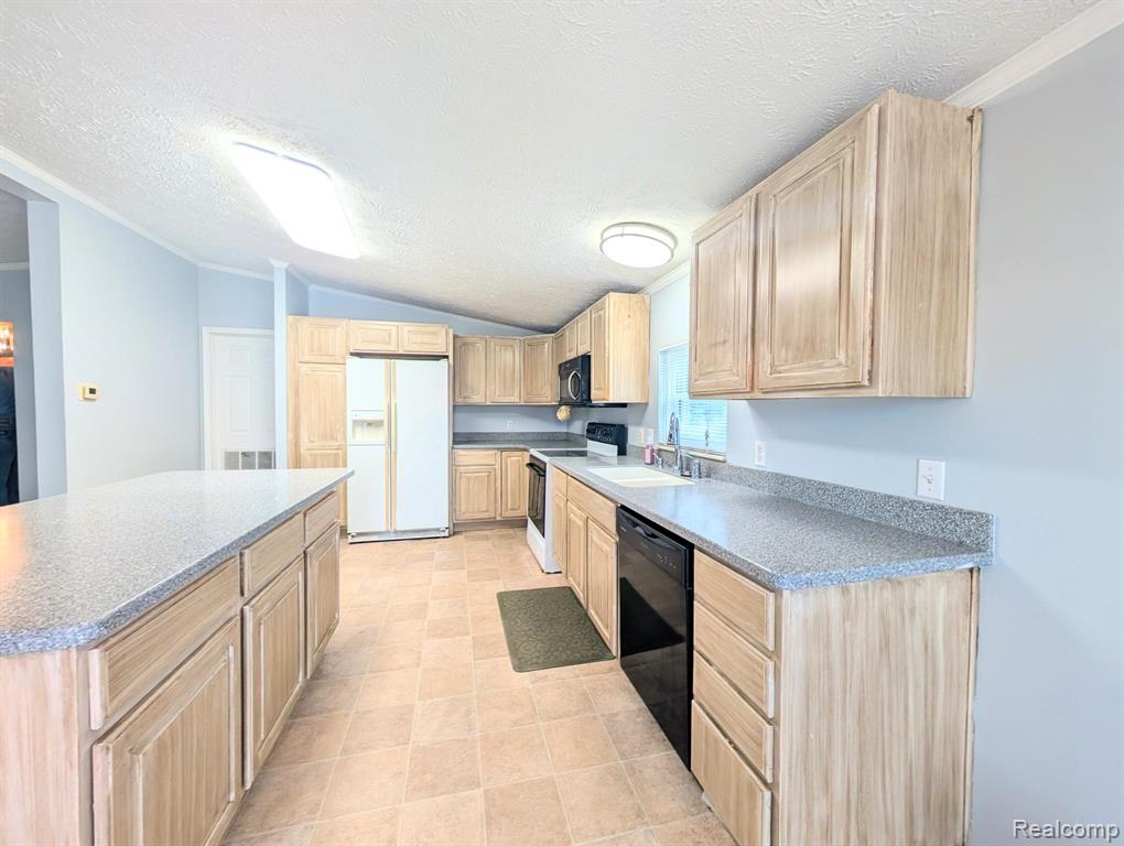 9 Brookfield, Swartz Creek, MI 48473 — Photo 7