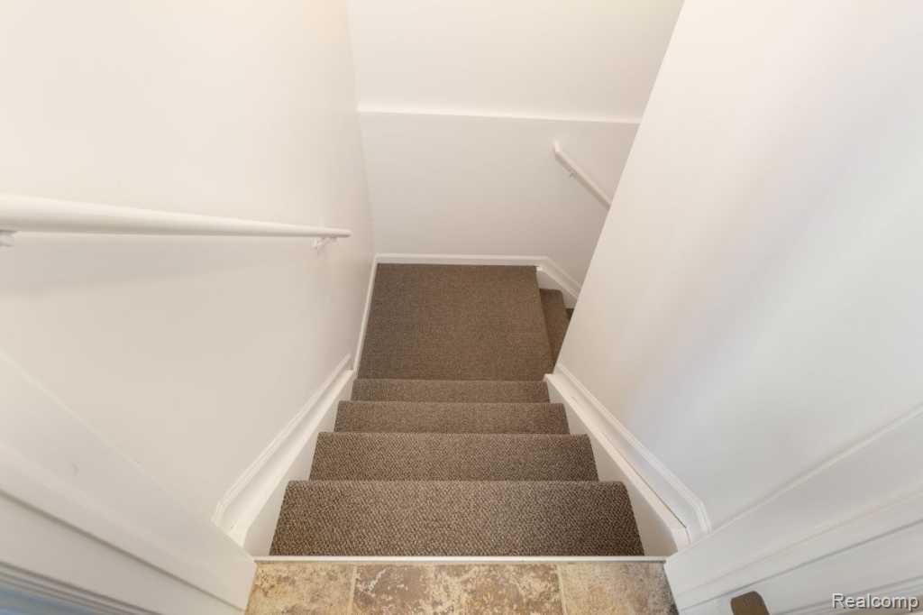 50234 Helfer Boulevard, Wixom, MI 48393 — Photo 20