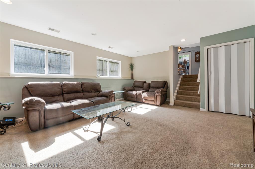 9664 Listeria Street, Commerce Twp, MI 48382 — Photo 12