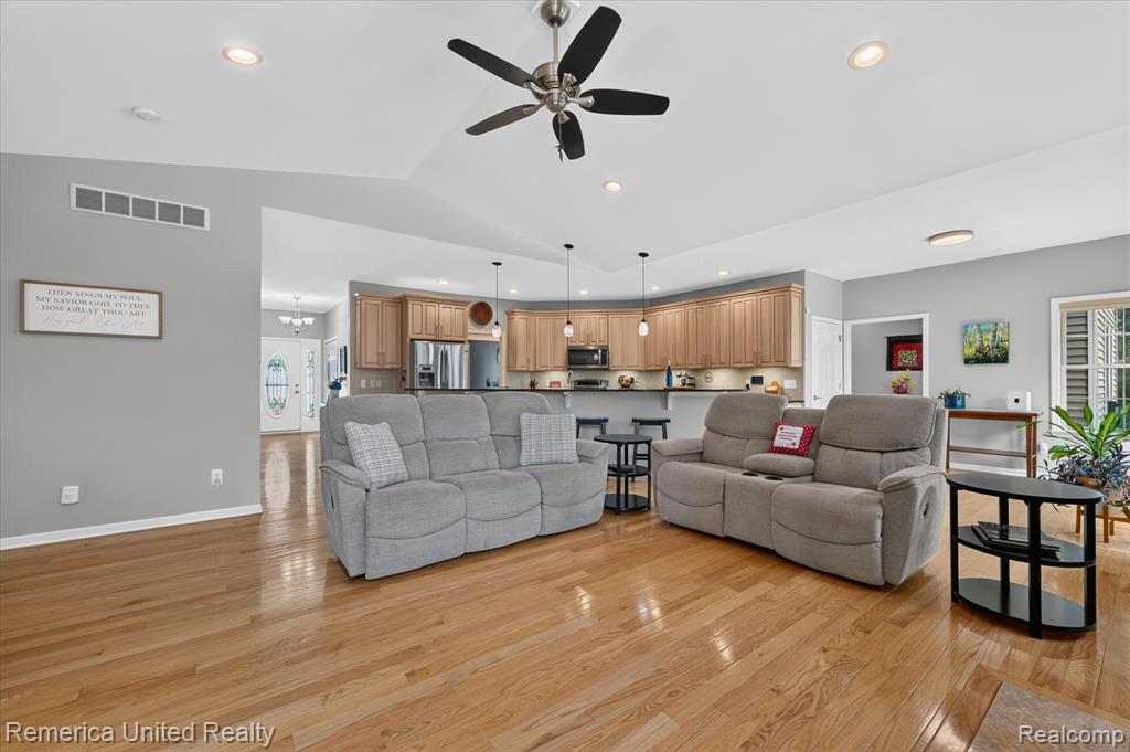 6169 Bay Court, Waterford, MI 48327 — Photo 15