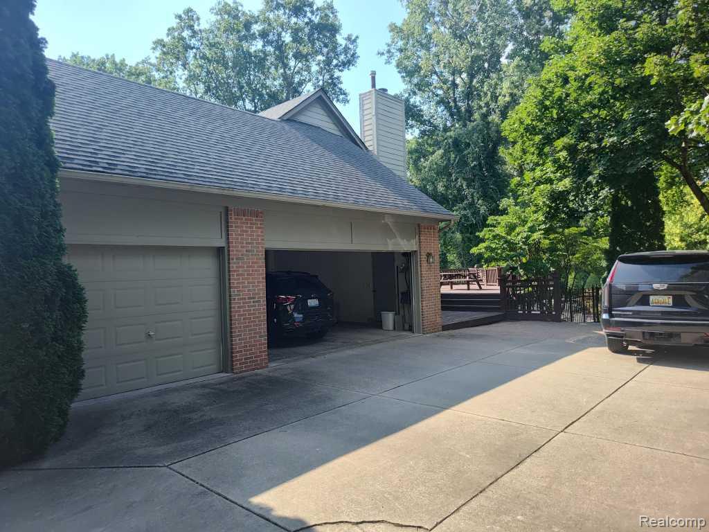 1339 Pond Bluff Way, Brighton, MI 48114 — Photo 9