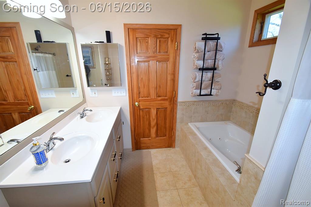 12390 Country Creek Drive, Goodrich Vlg, MI — Photo 15