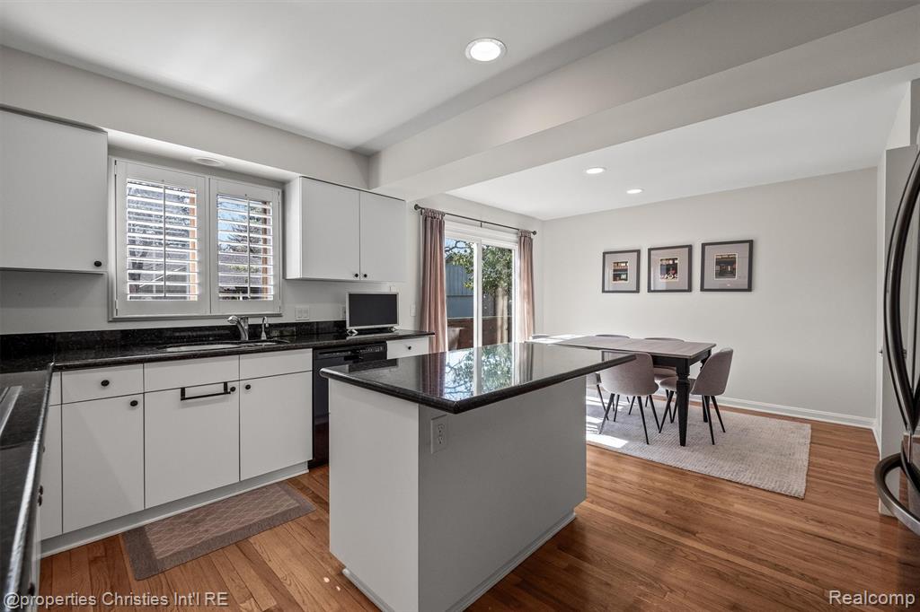 1060 Stratford Place, Bloomfield Hills, MI 48304 — Photo 16