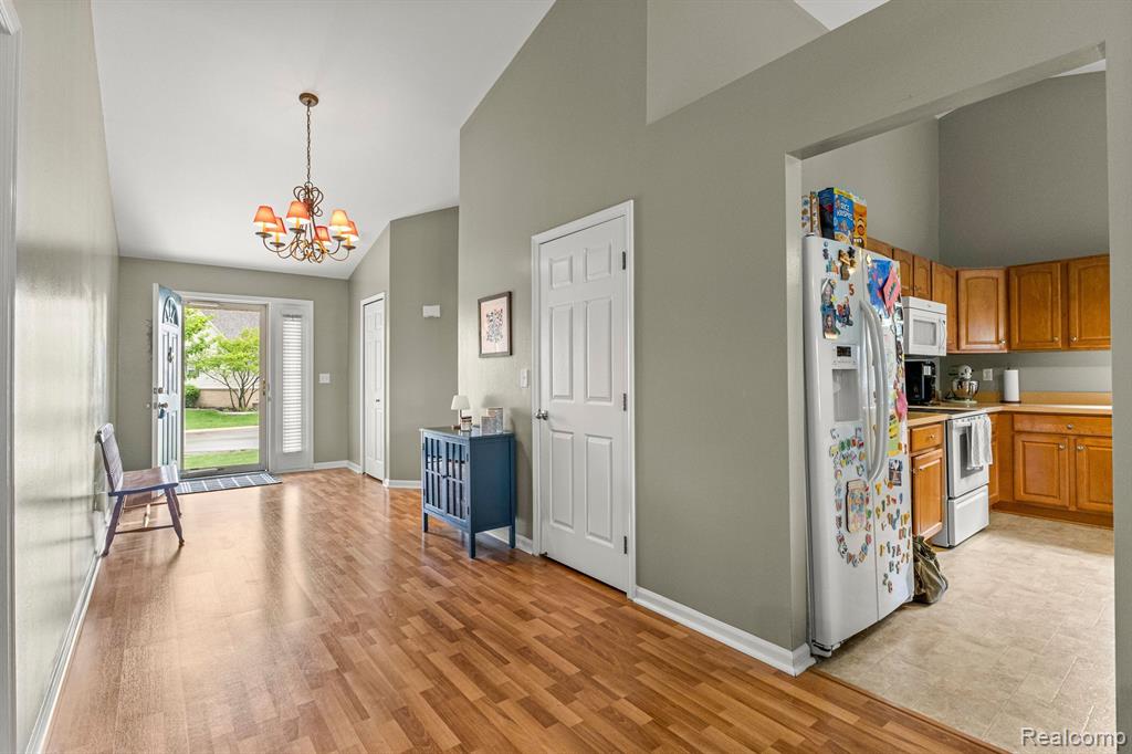 23879 ASHLEY Drive, Flat Rock, MI 48134 — Photo 5