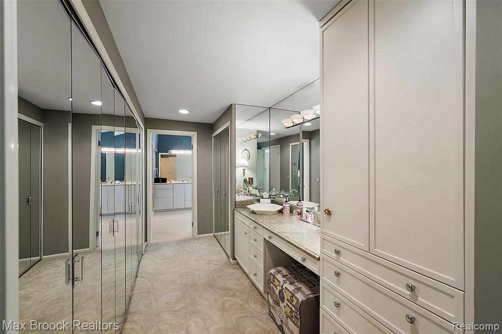 4872 Cliffside Drive, West Bloomfield, MI 48323 — Photo 18