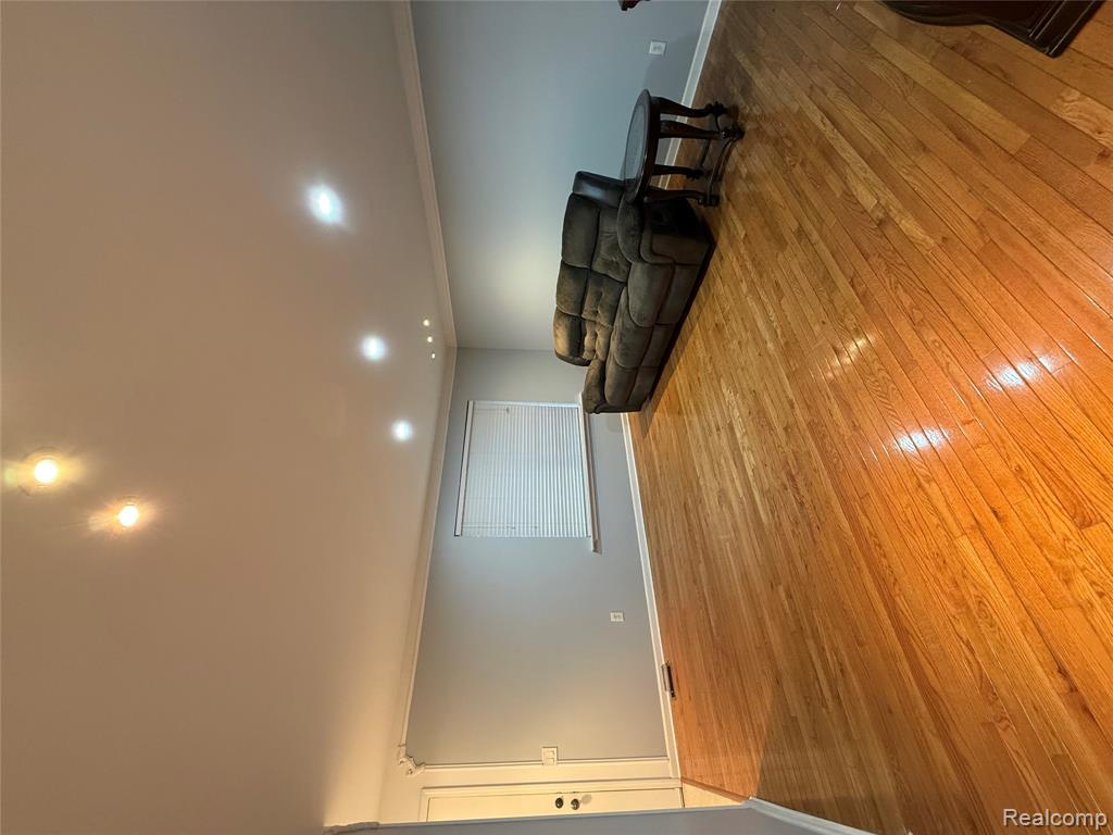 5561 Mansfield Avenue, Sterling Heights, MI 48310 — Photo 5