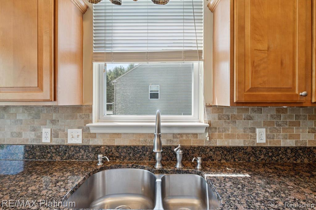 3872 RAINIER Drive, 94, Howell, MI 48843 — Photo 16