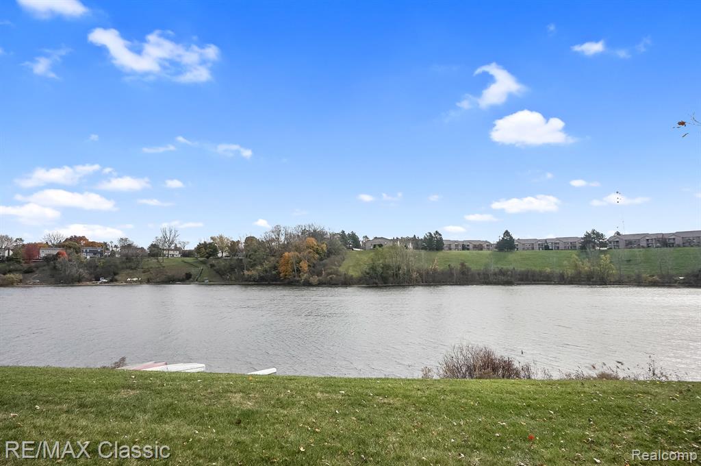 19580 CRYSTAL LAKE Drive, Northville, MI 48167 — Photo 31