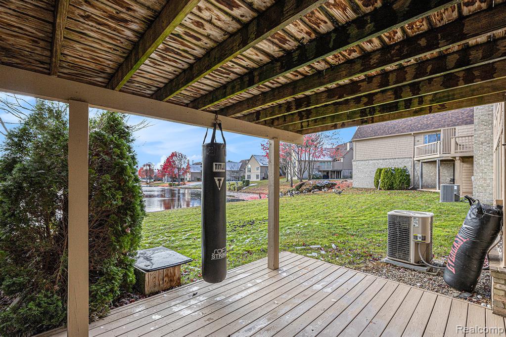584 Cambridge Way, Bloomfield Hills, MI 48304 — Photo 35