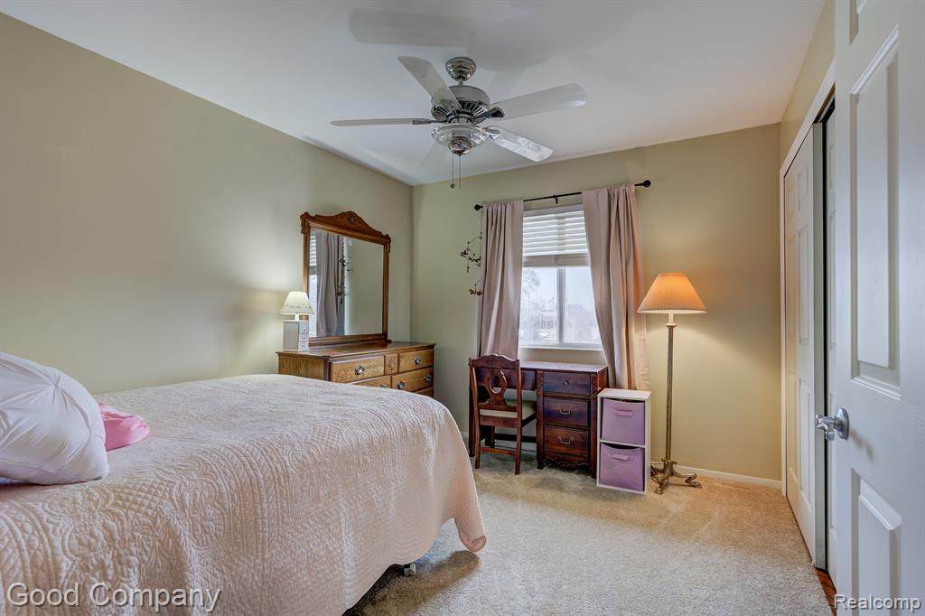 755 OAK POINT Lane, Madison Heights, MI 48071 — Photo 38