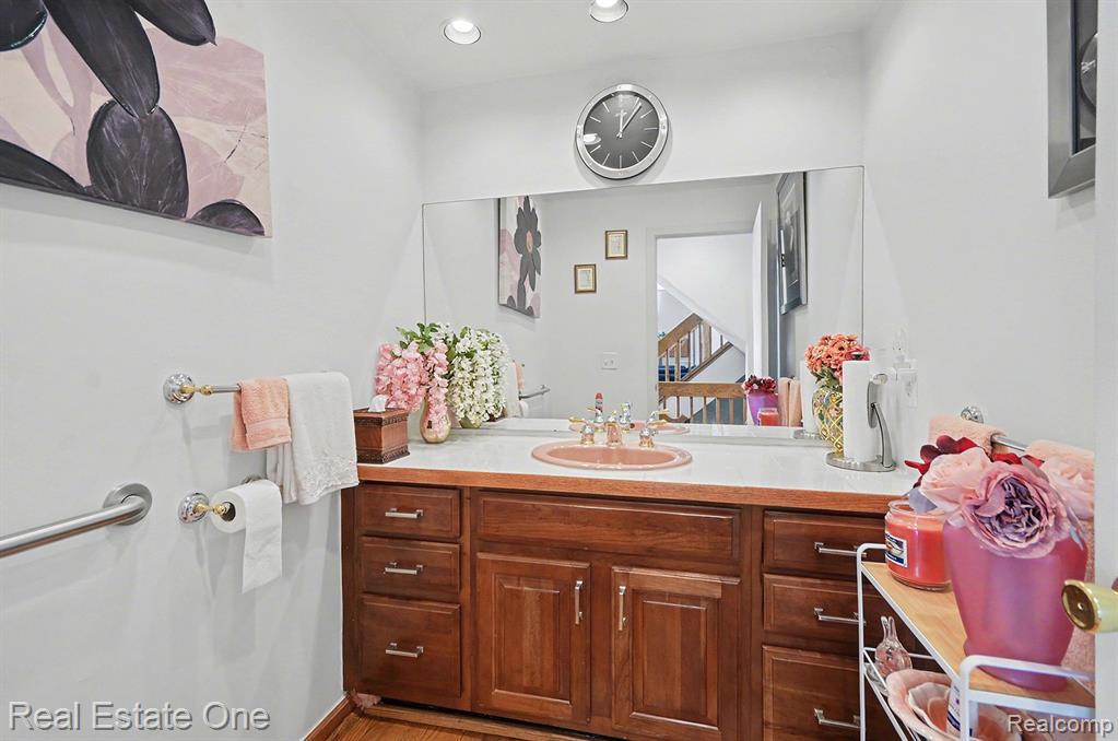 5505 Walnut Circle W, West Bloomfield, MI — Photo 13