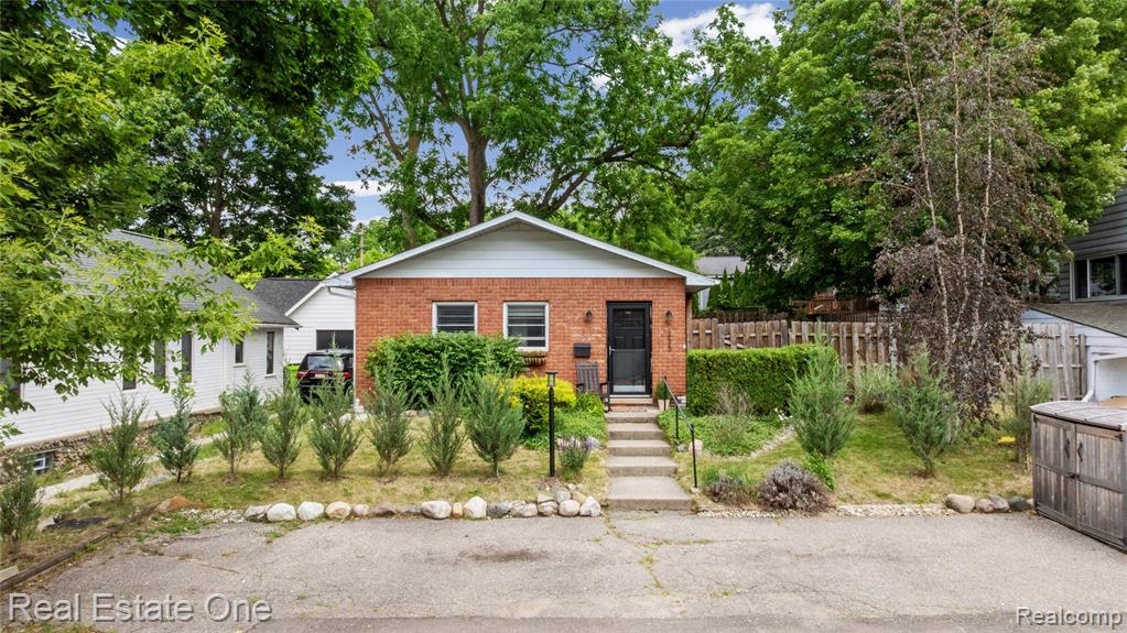 225 1st Street, Fenton, MI 48430 — Photo 4