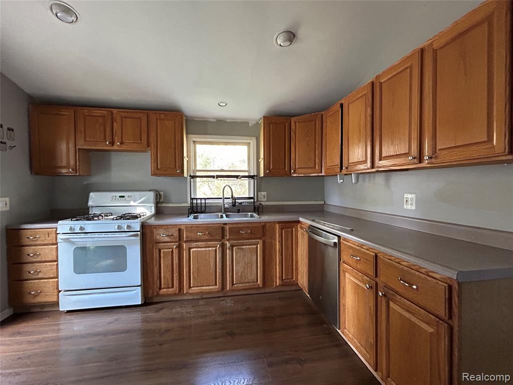 5447 NORTH Street, Dryden, MI 48428 — Photo 4