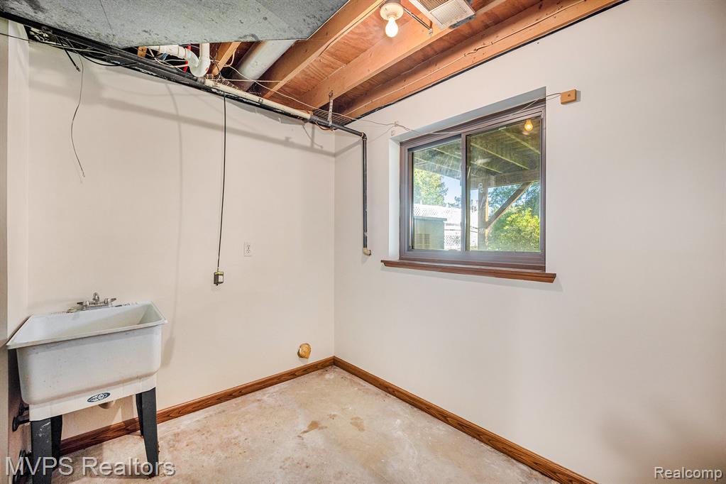 47812 Forbes Drive, New Baltimore, MI 48047 — Photo 19