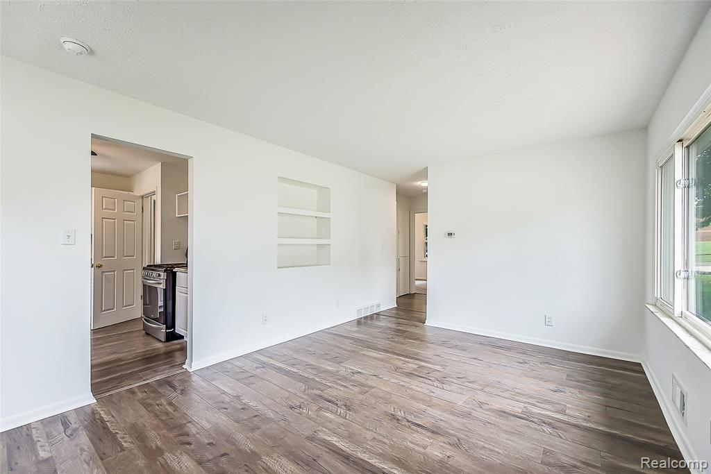 449 Burton Court, Ypsilanti, MI 48197 — Photo 22