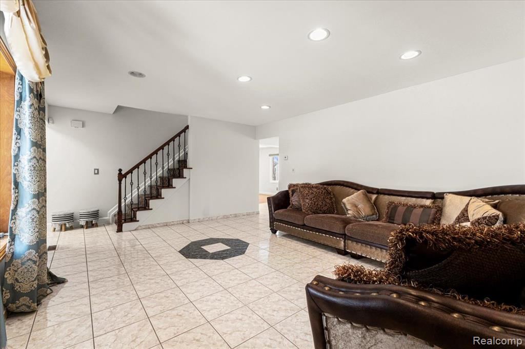 4226 Angeline Drive, Sterling Heights, MI 48310 — Photo 10