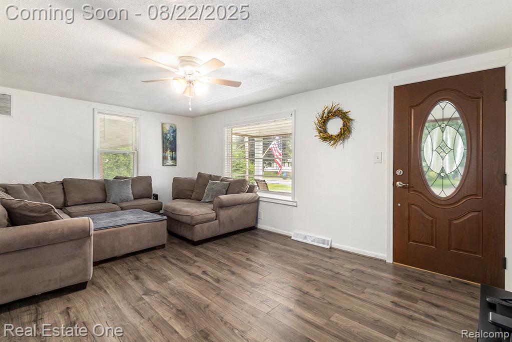 7375 Rory Street, Grand Blanc, MI 48439 — Photo 6