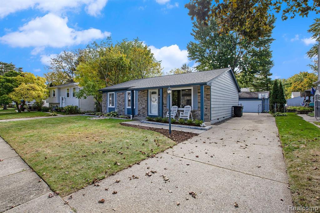 44601 ALBERT Drive, Plymouth, MI 48170 — Photo 4
