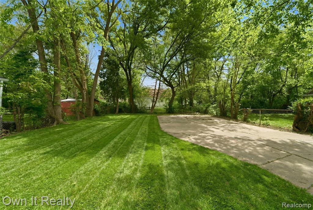 8290 Stout Street, Detroit, MI 48228 — Photo 23
