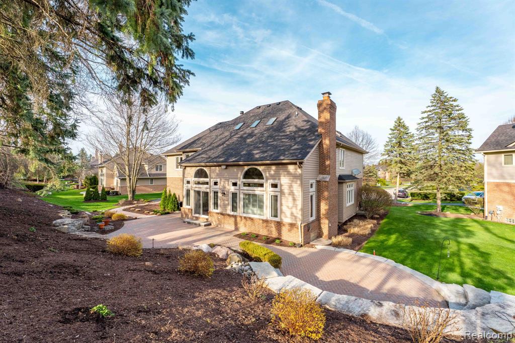 2562 Sequoia Court, Bloomfield, MI 48304 — Photo 44