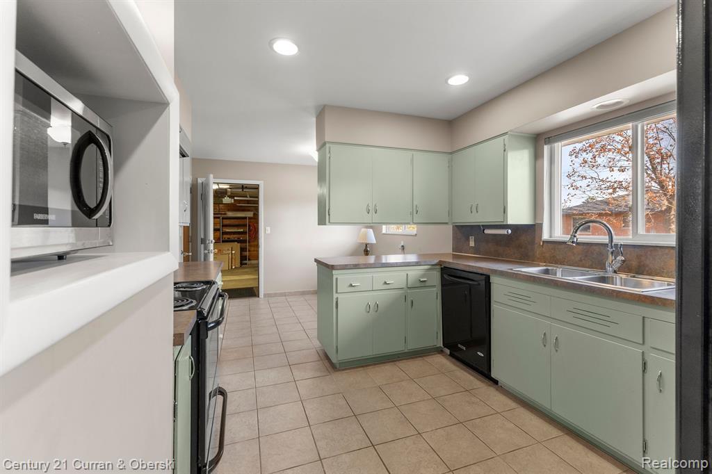 446 LINDEN Court, Saline, MI 48176 — Photo 18