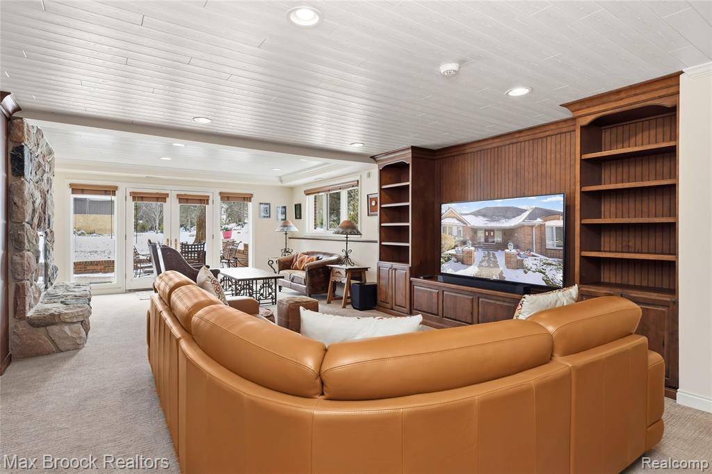 5867 BRAVO COURT, Orchard Lake Village, MI 48324 — Photo 53