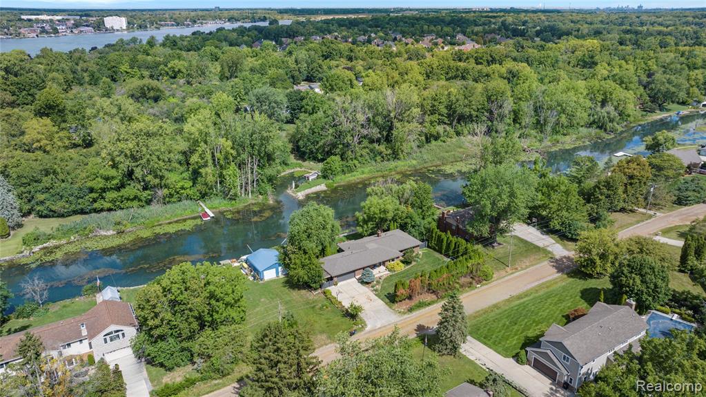 9662 Waterway Drive, Grosse Ile, MI 48138 — Photo 36