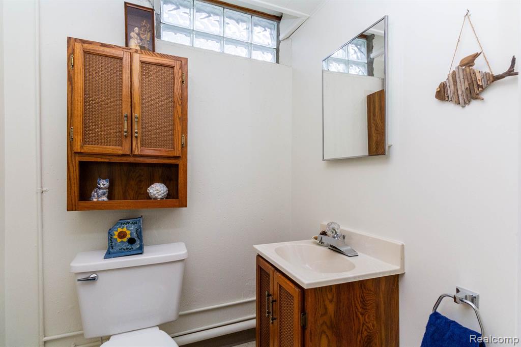 911 MAYFIELD Drive, Royal Oak, MI 48067 — Photo 31