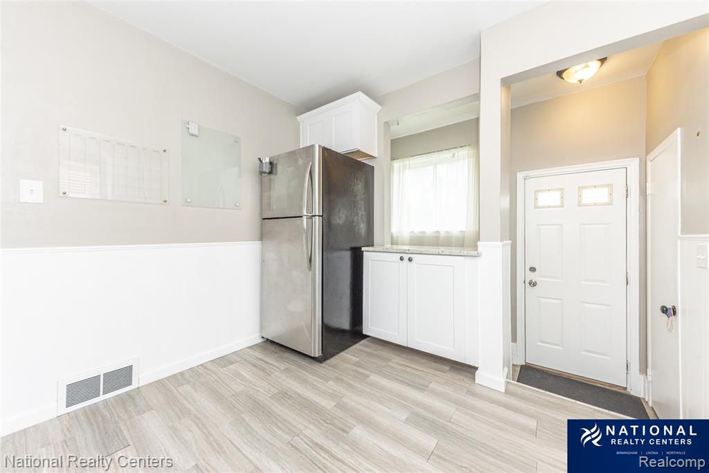 6718 FAIRFIELD Street, Garden City, MI — Photo 8