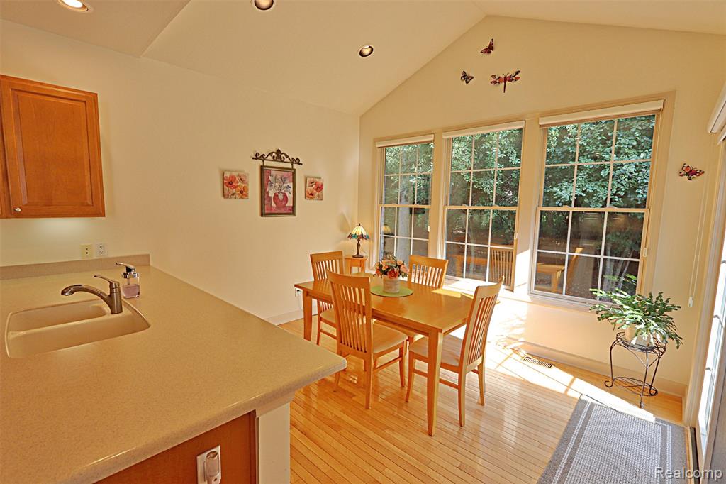 16418 Cypress Court, 54, Northville, MI 48168 — Photo 16