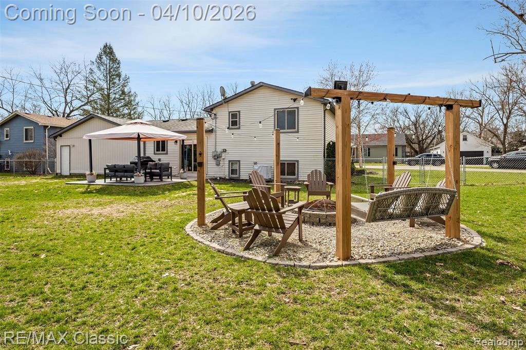484 W Beechdale Street, Commerce Twp, MI 48382 — Photo 27
