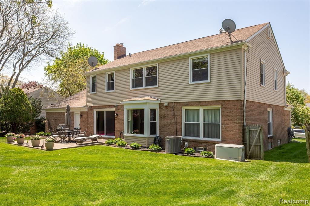5389 Vincennes Drive, Bloomfield Hills, MI 48302 — Photo 18