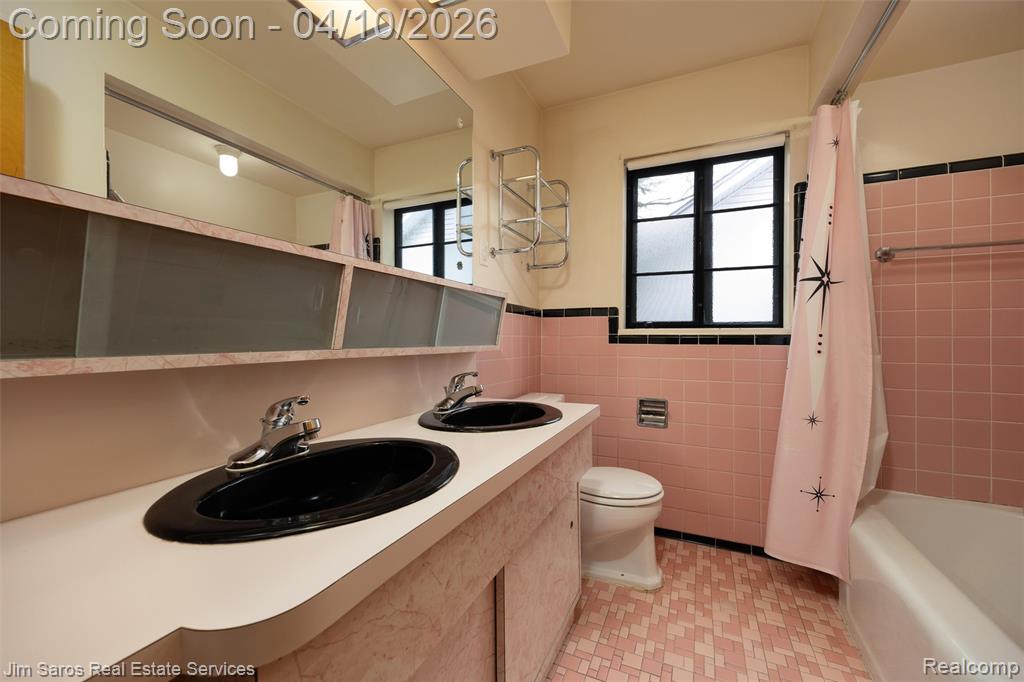 1101 Torrey Road, Grosse Pointe Woods, MI 48236 — Photo 14